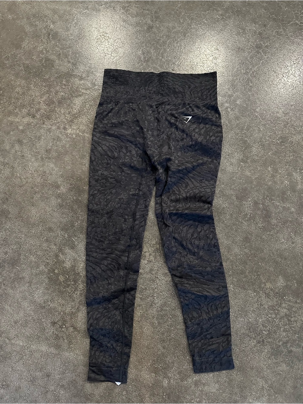Black gym shark leggings- medium
